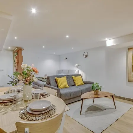 Large - Montparnasse Station Apartamento