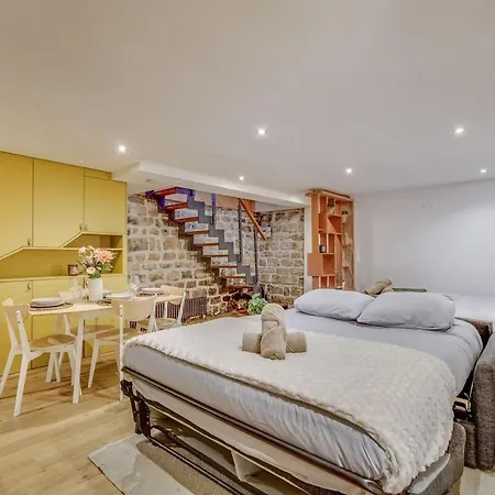 Large - Montparnasse Station París