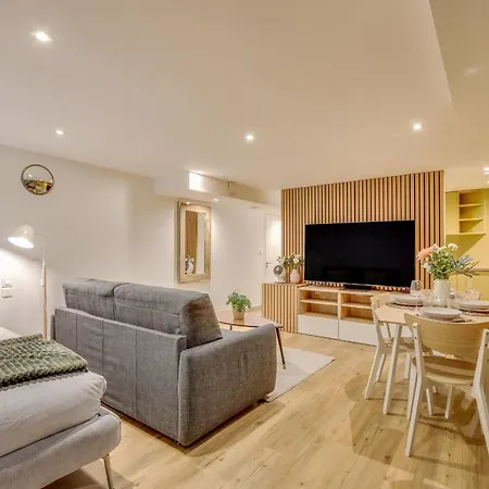 Basement Studio- Montparnasse Station パリ