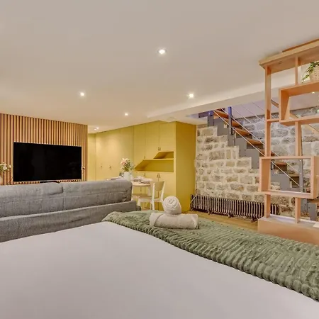 Basement Studio- Montparnasse Station パリ