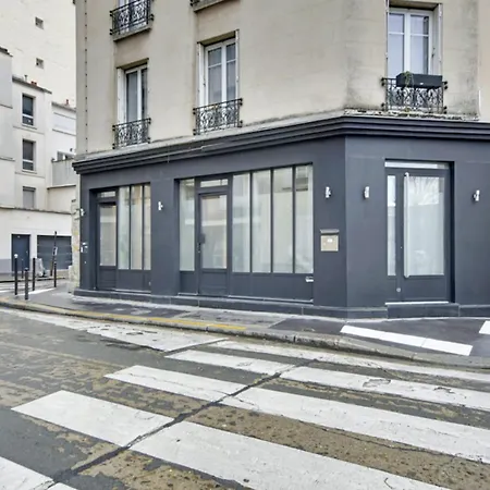 Basement Studio- Montparnasse Station * パリ