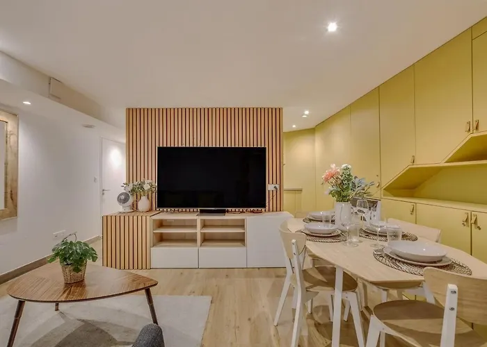 Large - Montparnasse Station