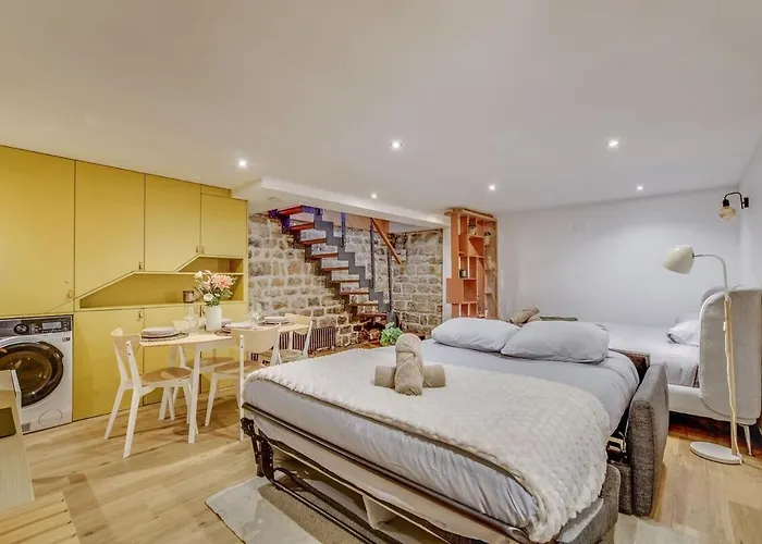 Large - Montparnasse Station París