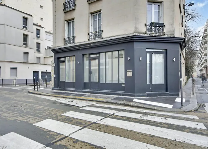 Basement Studio- Montparnasse Station * Paris